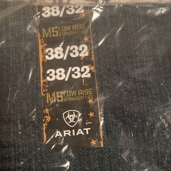 Low Rise straight leg Ariat Men’s Jeans.38/32 Slim thru seat and thigh - Picture 4 of 7